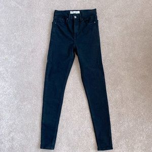 TopShop/Jamie high-waisted skinny black jeans        Size - W25 L32   NEVER WORN